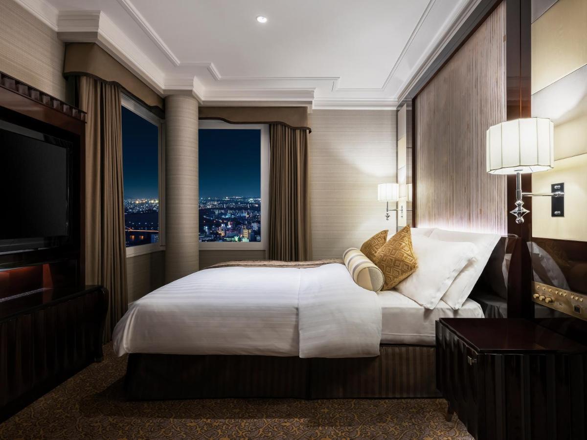Hotel Hankyu International Oszaka Kültér fotó